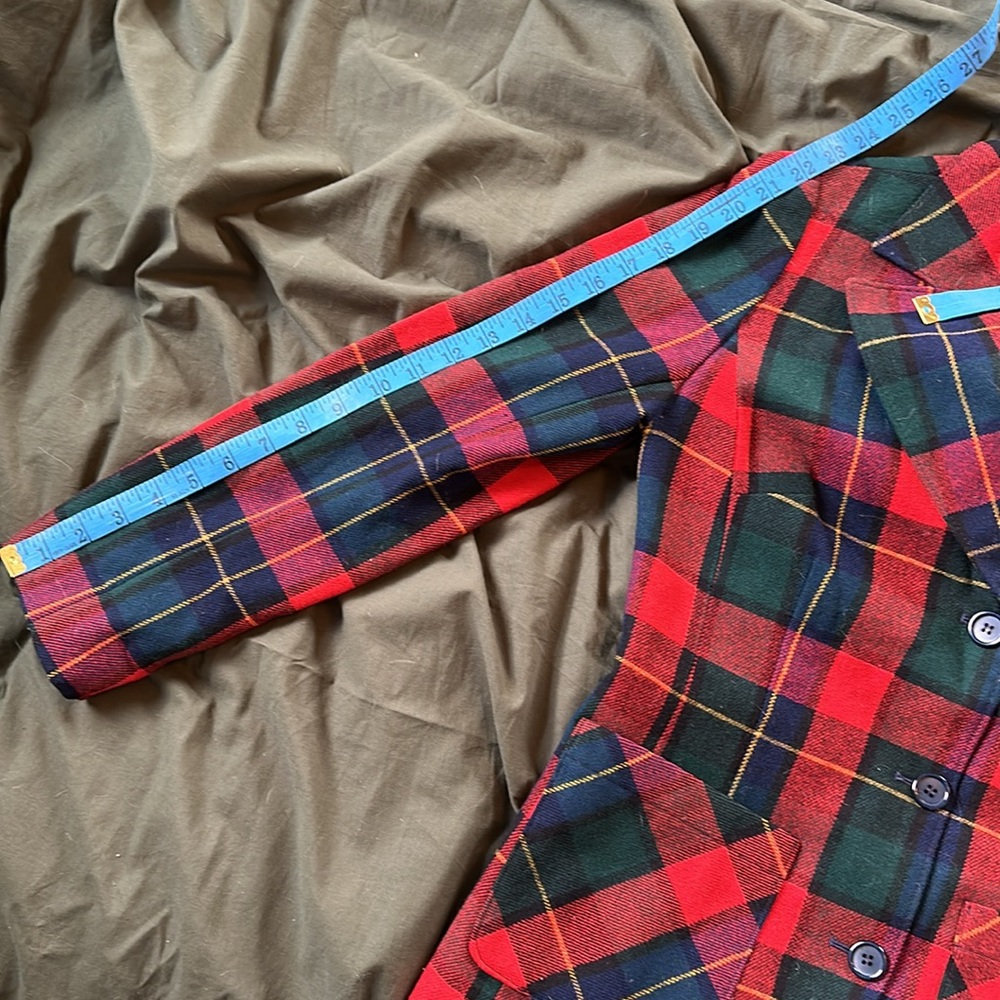 Festive Three Button Fitted Blazer - image 4